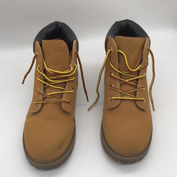 Trail Guide Boys size 4 Waterproof Hiking Boot - Picture 2 of 9